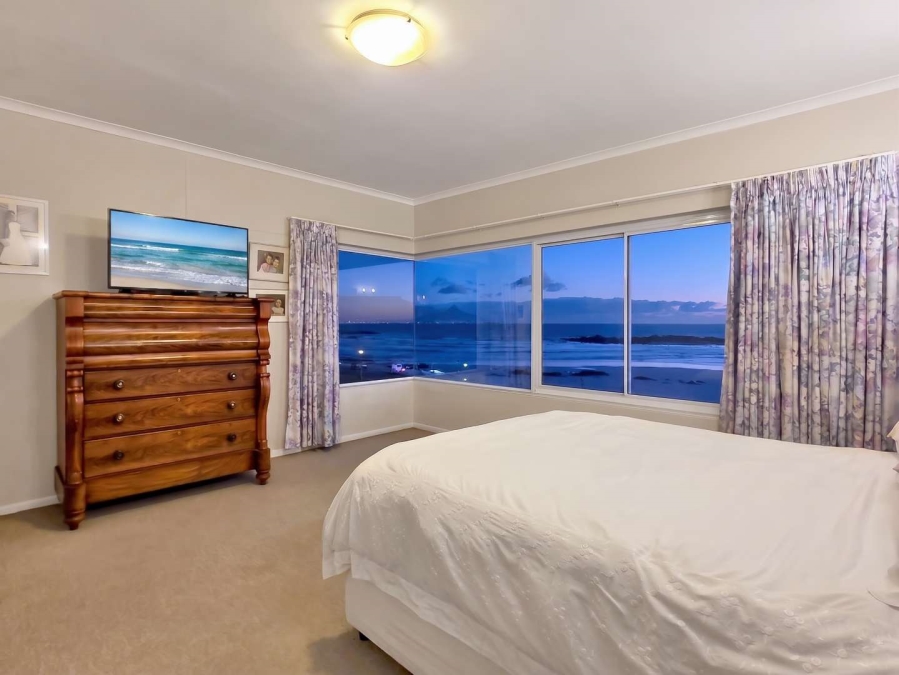5 Bedroom Property for Sale in Bloubergstrand Western Cape